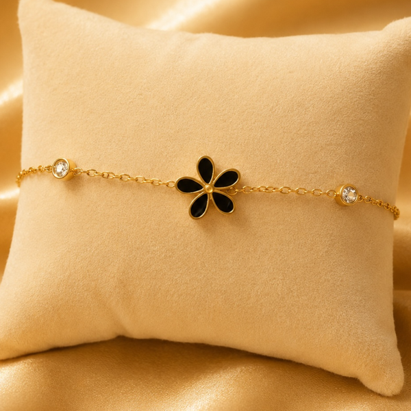 Dainty Flower Gold Bracelet – Minimal Charm (Waterproof & Tarnish-Free)