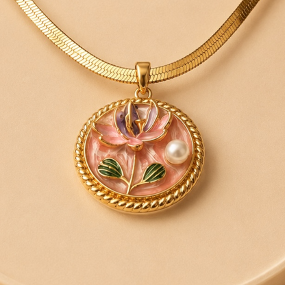 Floral Medallion Gold Necklace – Vintage Bloom Pendant (Waterproof & Tarnish-Free)