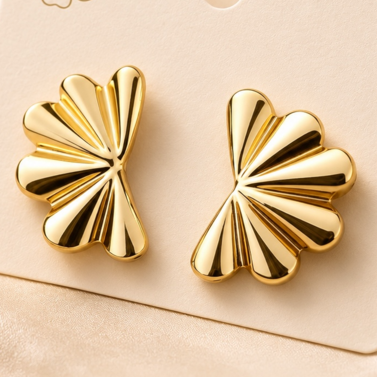 Golden Muse Fan Studs