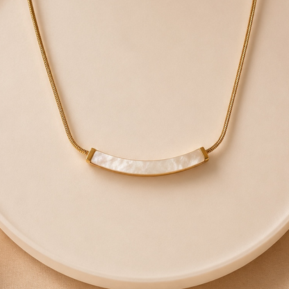 Pearl Curve Minimal Necklace ✨🤍