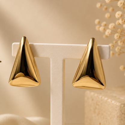 Luna Sculpt Stud Earrings ✨