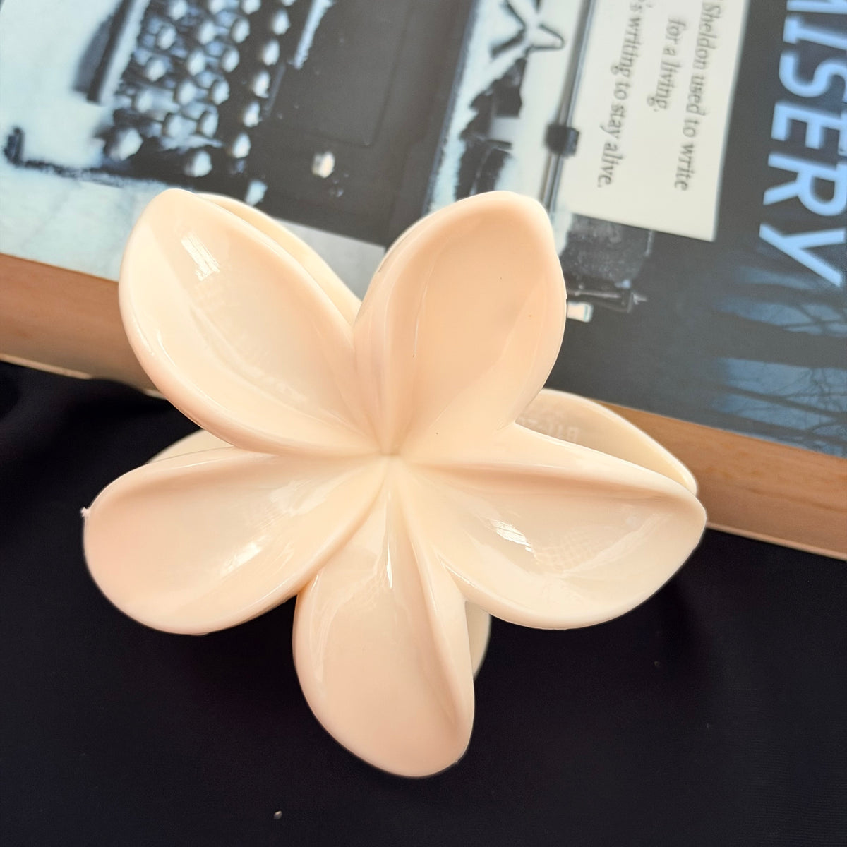 Petal Cloud Claw Clip 🌸  | Elegant Hair Accessories Australia