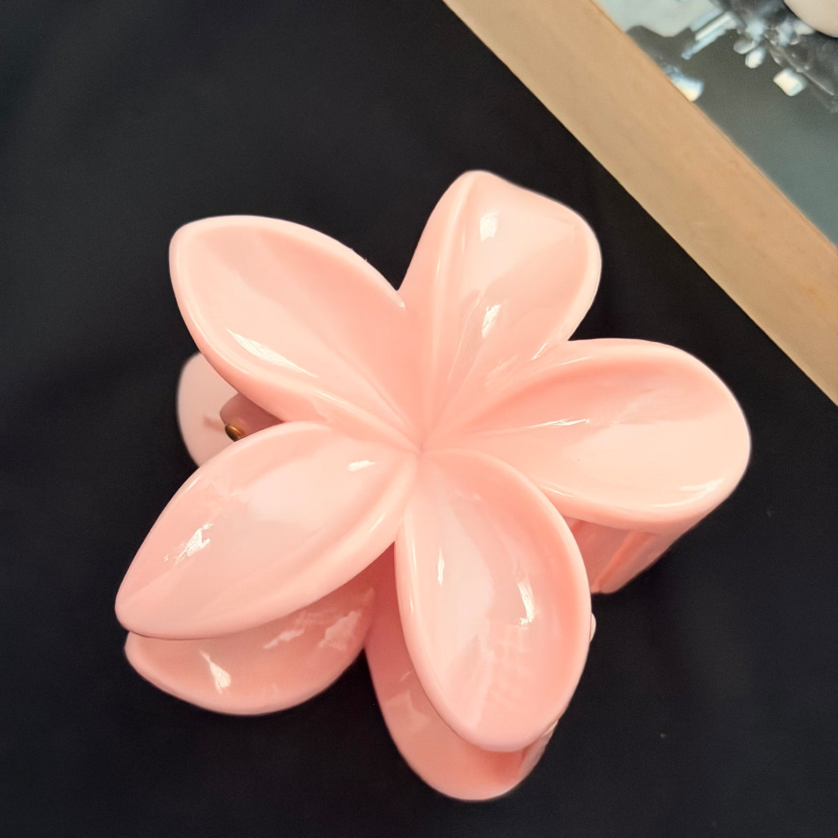 Petal Cloud Claw Clip 🌸  | Elegant Hair Accessories Australia